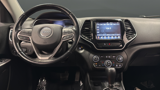 Used 2020 Diamond Black Crystal Pearlcoat Jeep Limited image 11