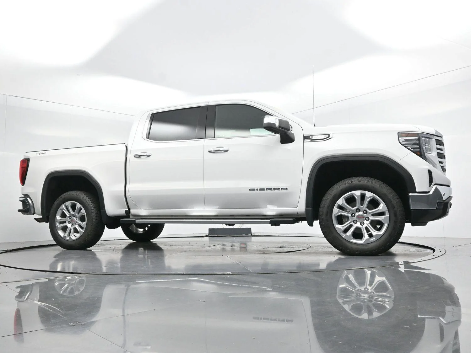 Used 2023 Summit White GMC SLT image 47