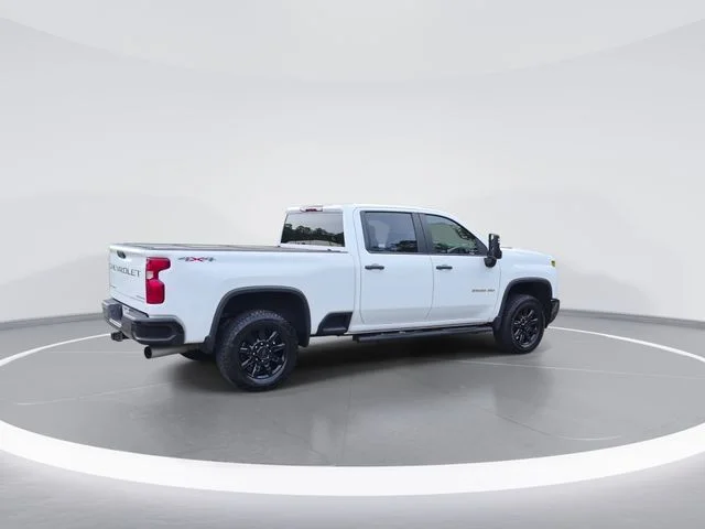 Used 2024 White Chevrolet Custom image 8