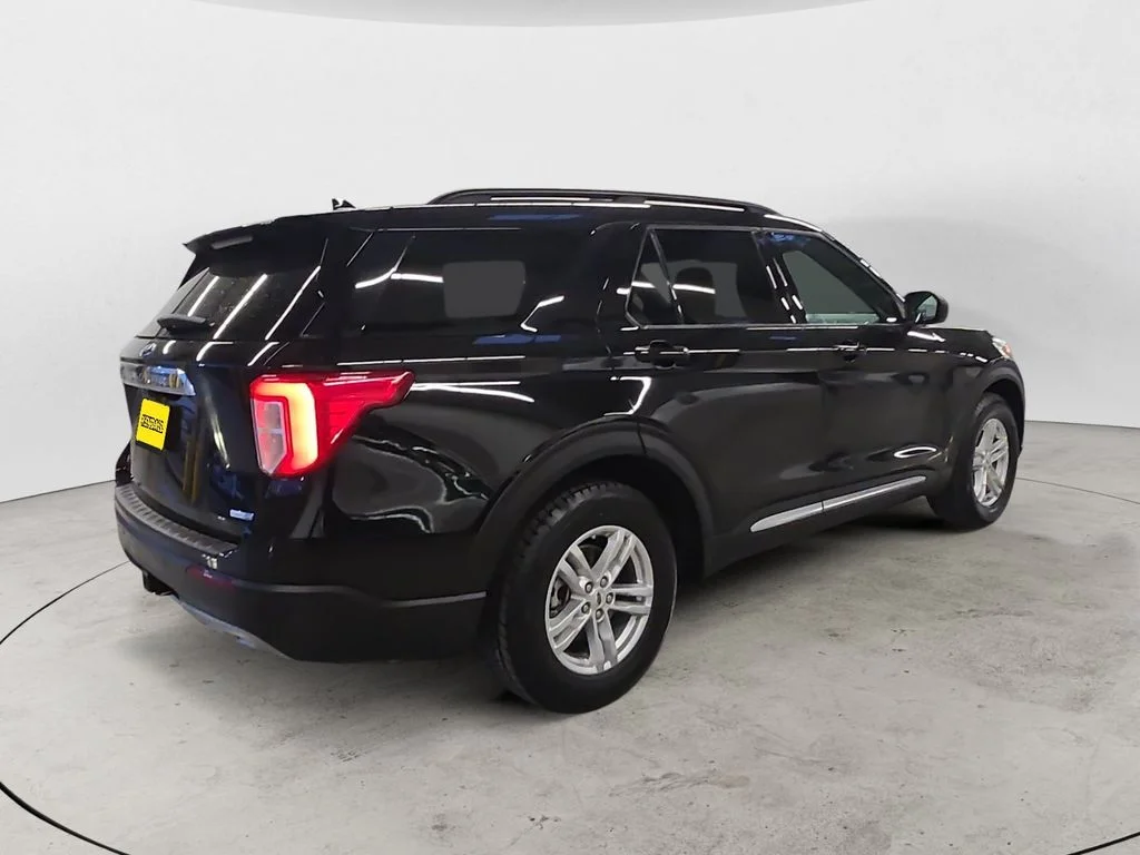 Used 2020 Black Ford XLT image 5