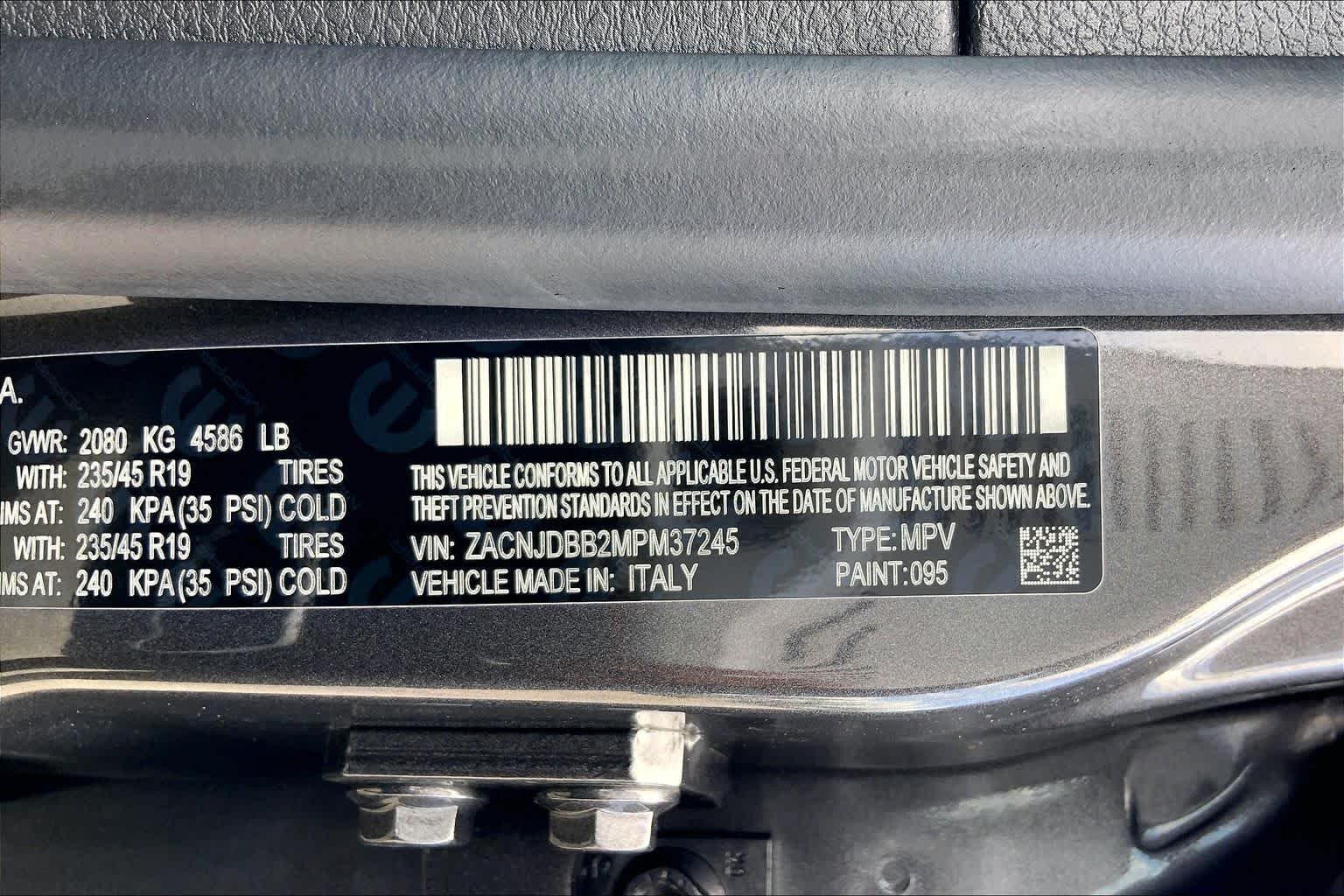 Used 2021 Granite Crystal Metallic Clearcoat Jeep Latitude image 36