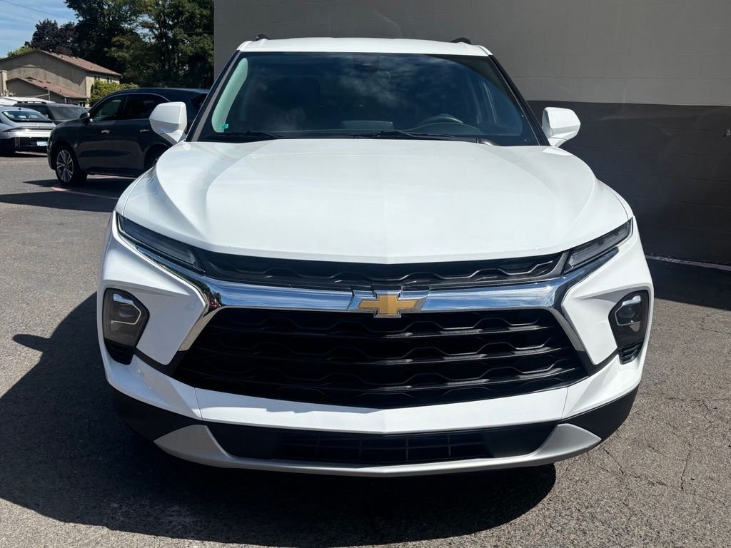 Used 2024 White Chevrolet LT image 12