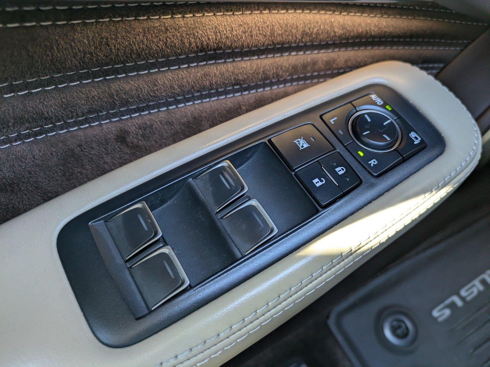 Used 2020 Eminent White Pearl Lexus LS 500 image 24