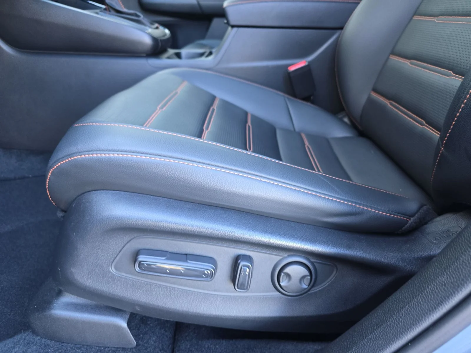 Certified Used 2024 Urban Gray Pearl Honda Sport-L image 31