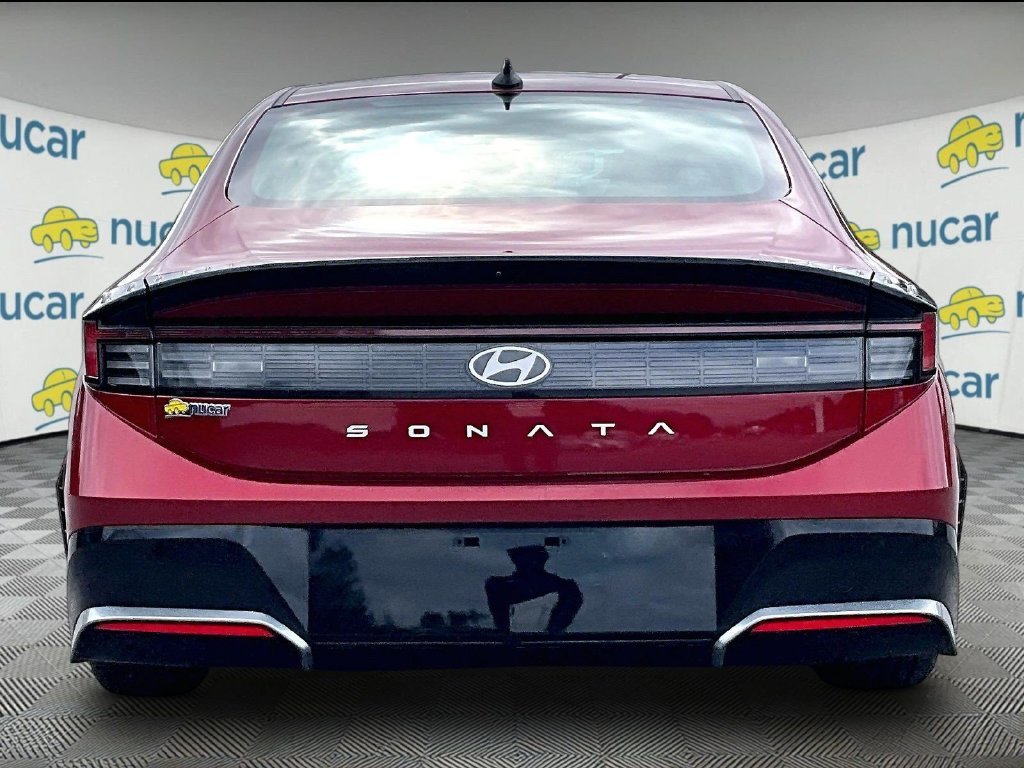Used 2025 Red Hyundai SEL image 5