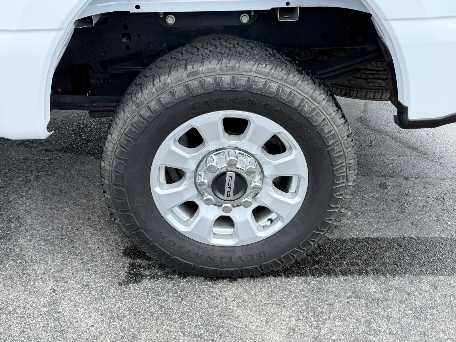 Used 2024 Oxford White Ford XLT image 33