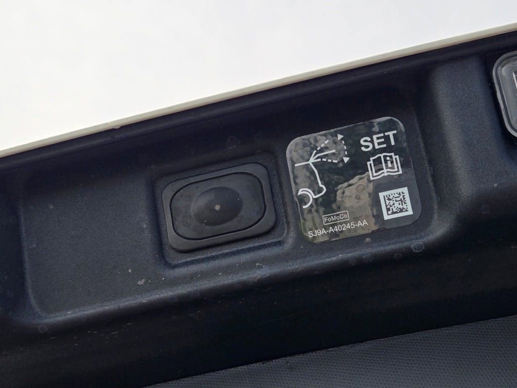 2025 Ford Mustang Mach-E Premium - Photo 16