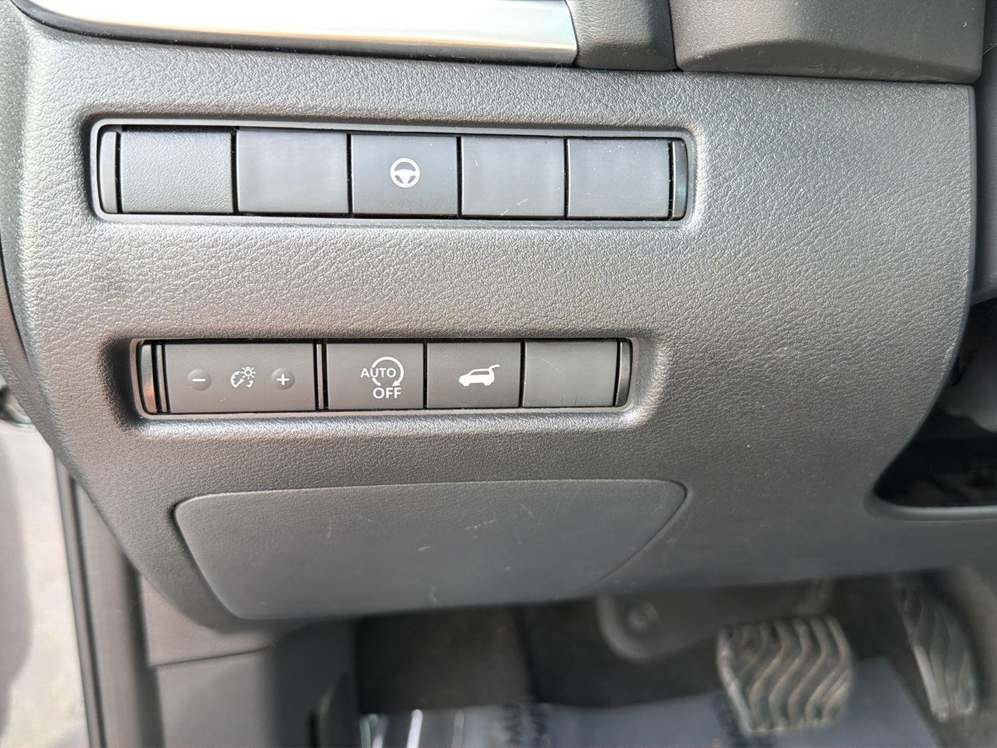Used 2024 Gun Metallic Nissan SV image 19
