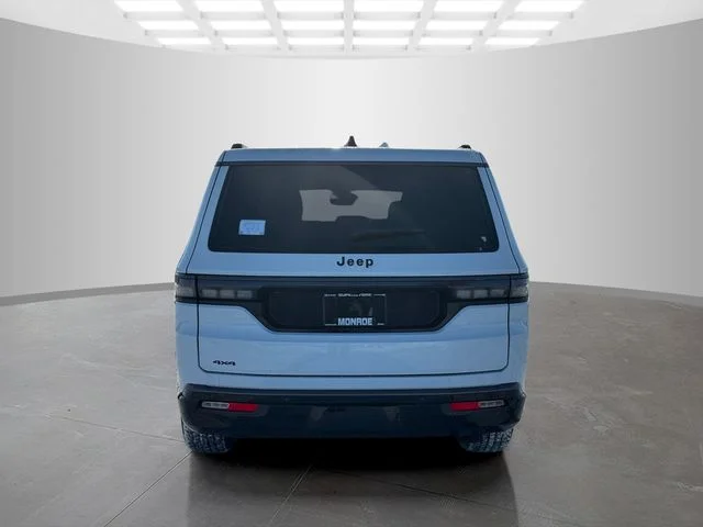 New 2026 Bright White Clear-Coat Exterior Paint Jeep Grand Wagoneer image 6