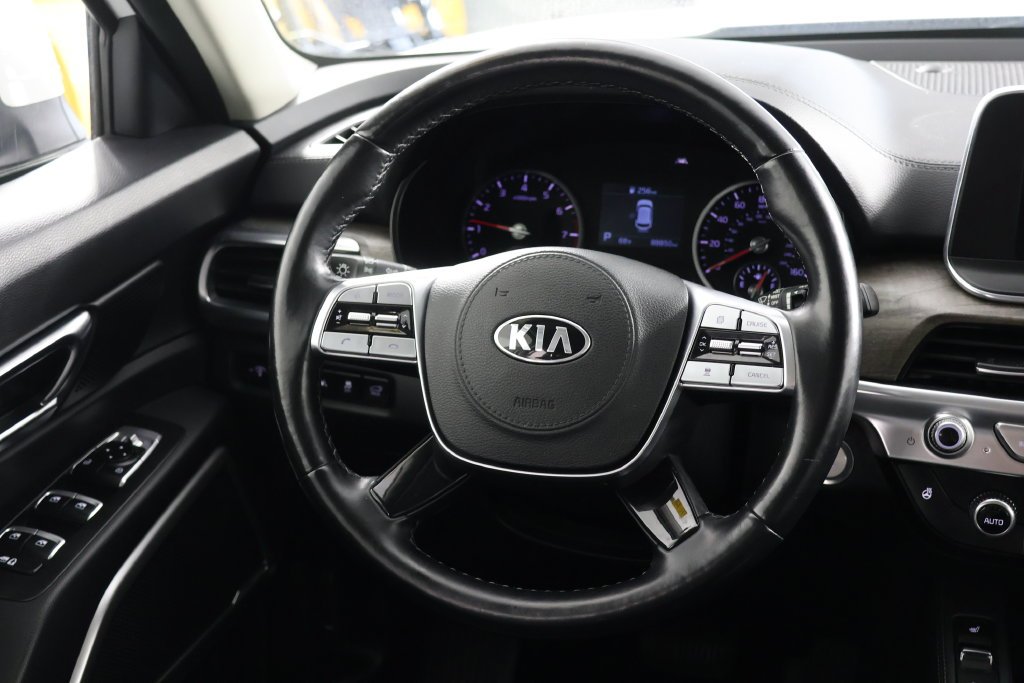 Used 2020 Snow White Pearl Kia EX image 10