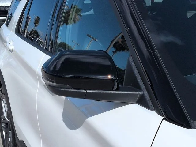 New 2026 Star White Metallic Tri-Coat Ford ST-Line image 12