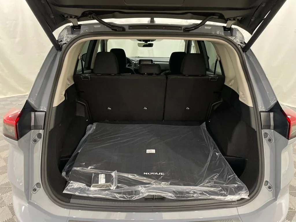 New 2026 Boulder Gray Pearl Nissan SV image 7