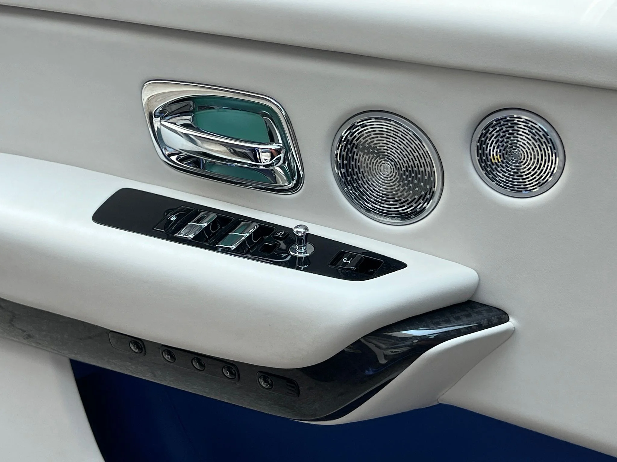 Used 2024 Blue Rolls-Royce Black Badge image 37