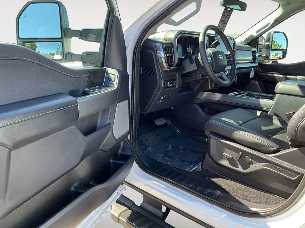 New 2026 Oxford White Ford F-350® Lariat® image 15
