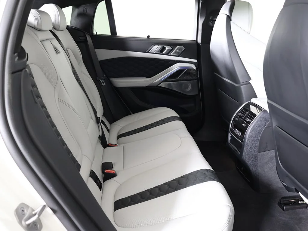 Used 2023 Alpine White BMW Base image 44
