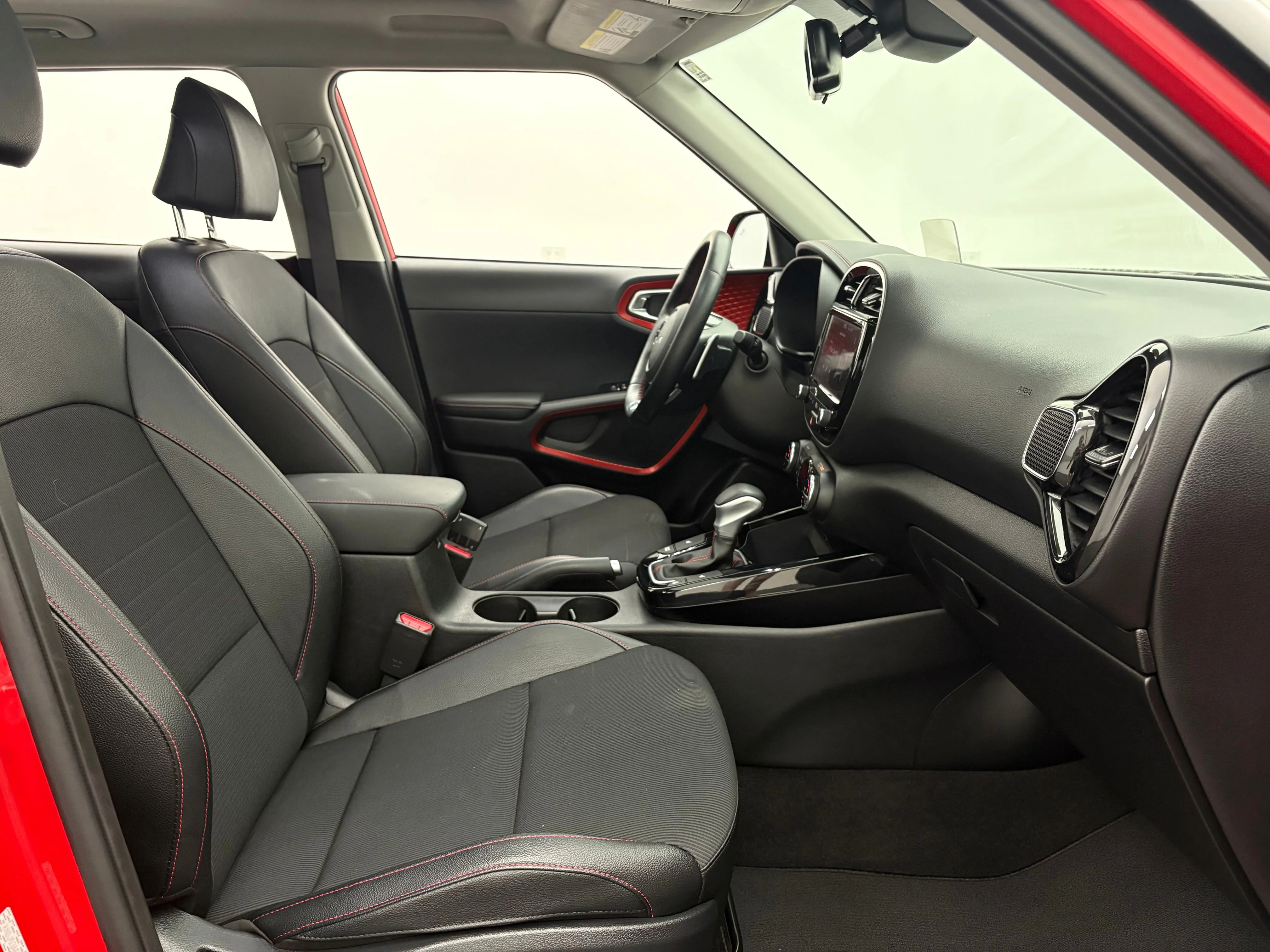 Used 2022 Inferno Red Kia Turbo image 33