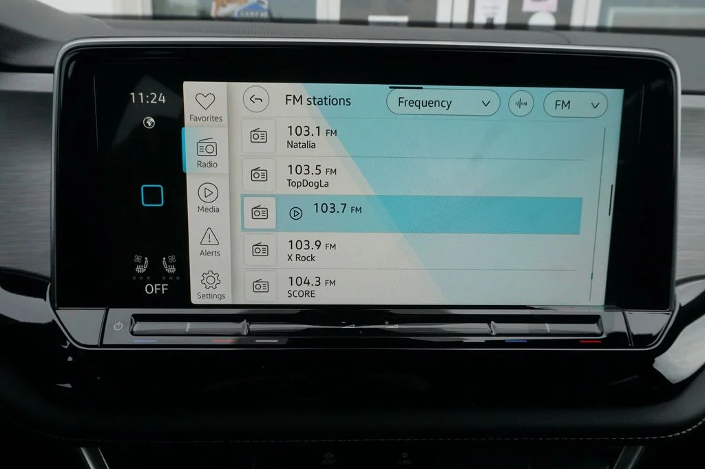 New 2026 Blue Volkswagen 2.0T SE w/Technology image 15