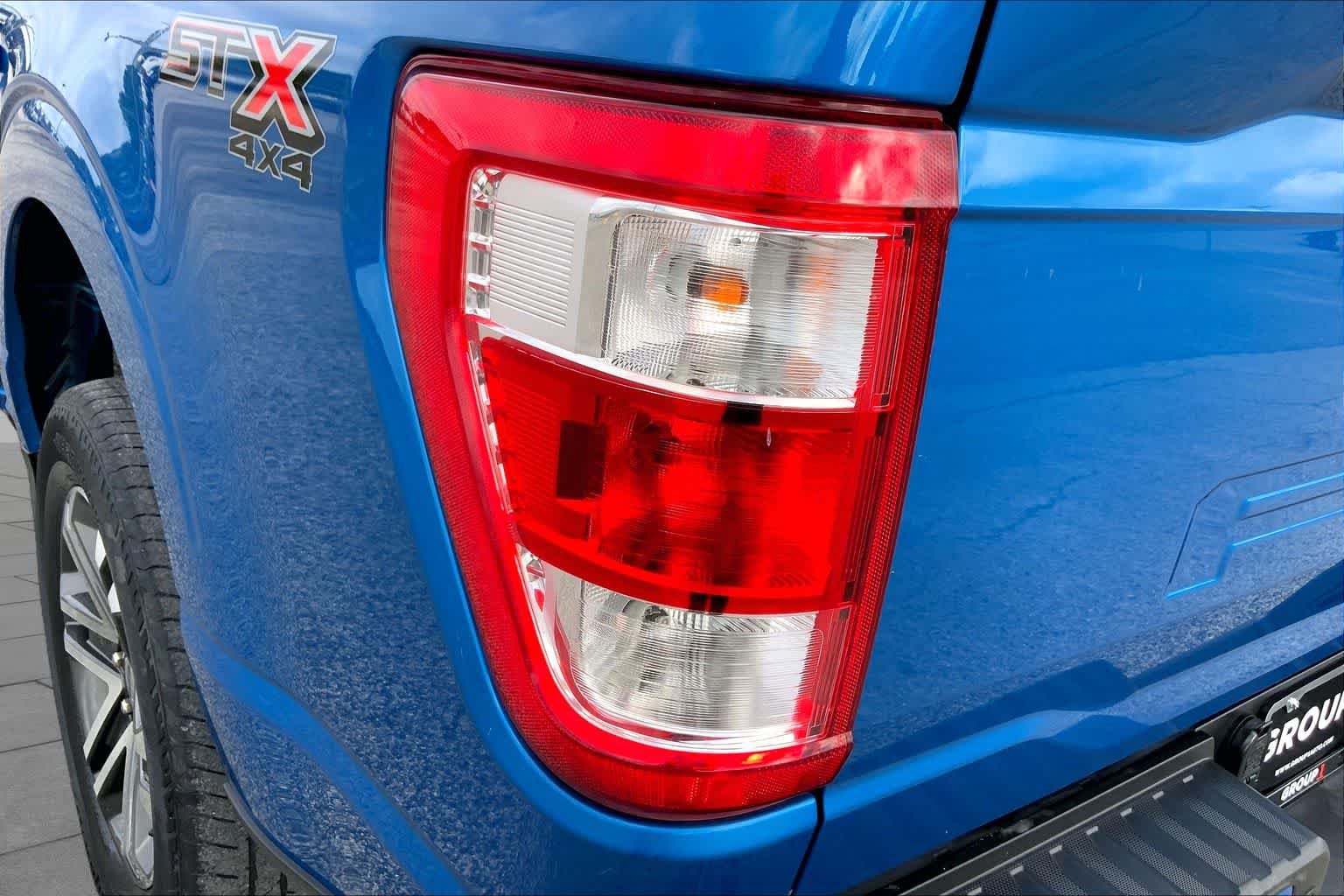 Used 2021 Velocity Blue Ford XL image 28