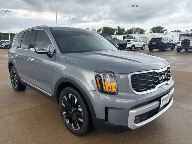 Used 2024 Gray Kia SX Prestige image 1