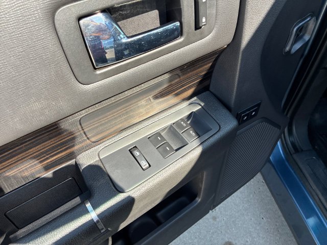 Used 2019 Blue Ford SEL image 22