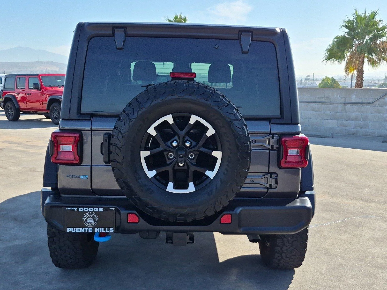 Certified Used 2025 Granite Crystal Metallic Clearcoat Jeep Rubicon image 6