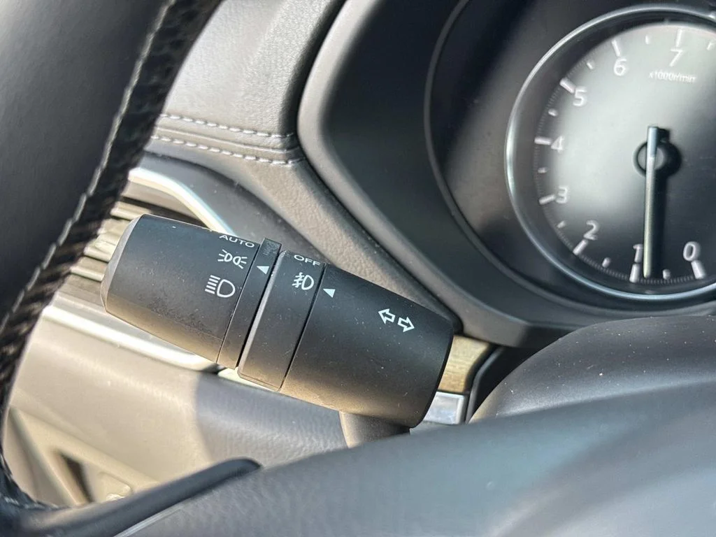 Used 2019 Silver Mazda Signature image 41