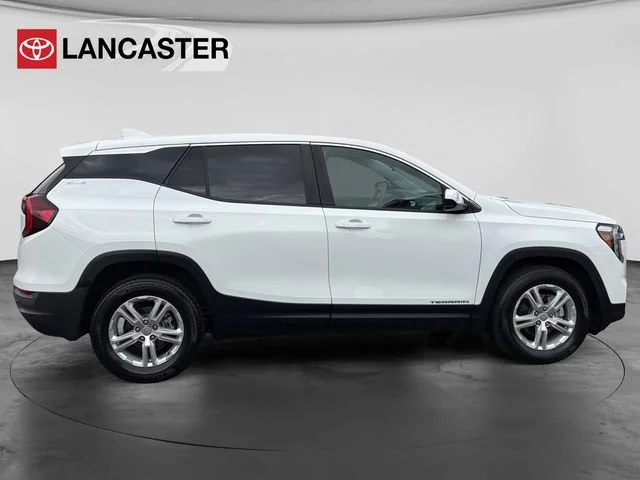 Used 2024 Summit White GMC SLE image 8