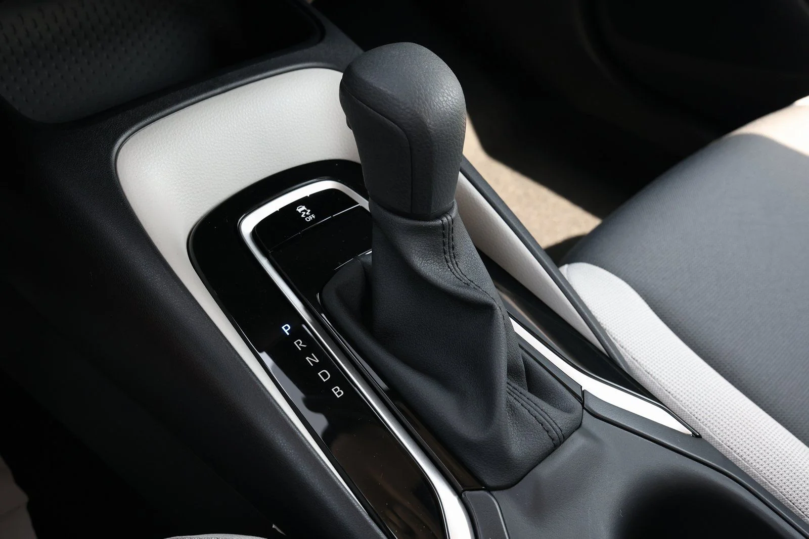 2026 Toyota Corolla LE - Photo 20