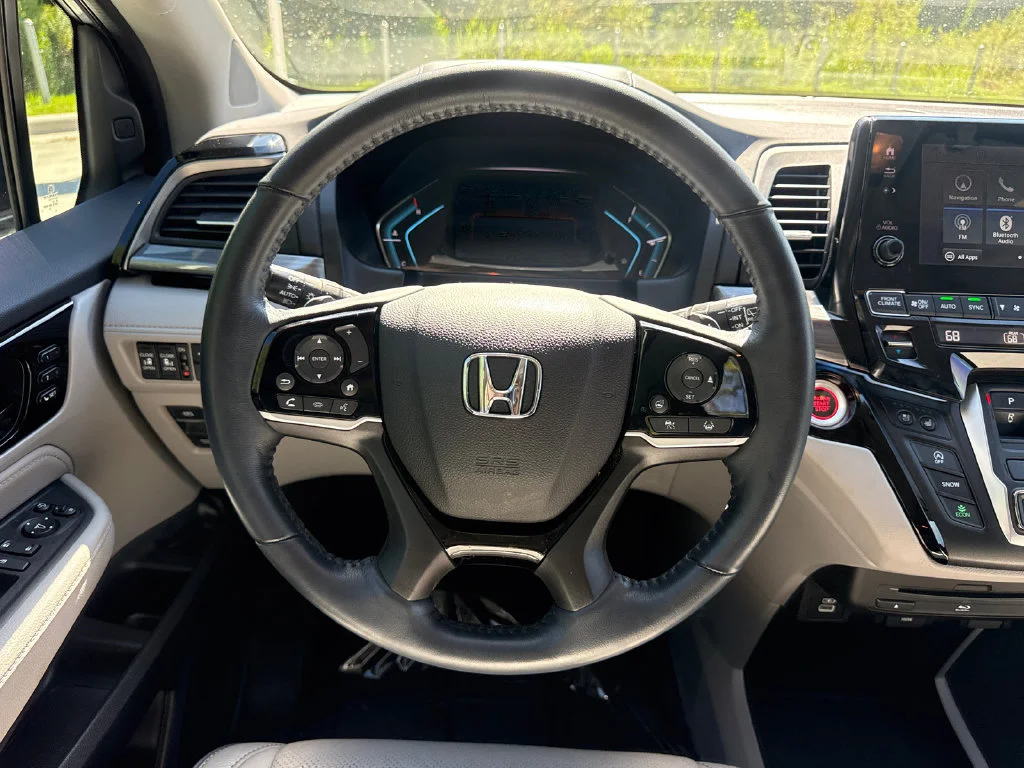 Certified Used 2022 Lunar Silver Metallic Honda ELITE image 57