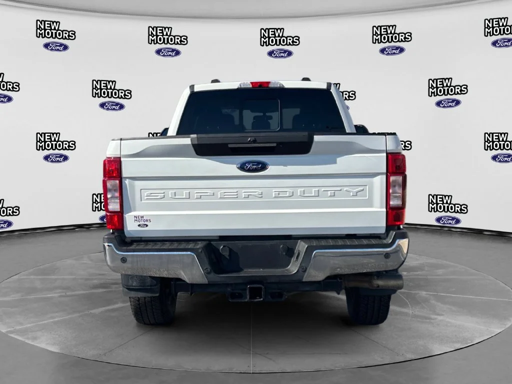 Used 2020 White Metallic Ford Lariat image 4