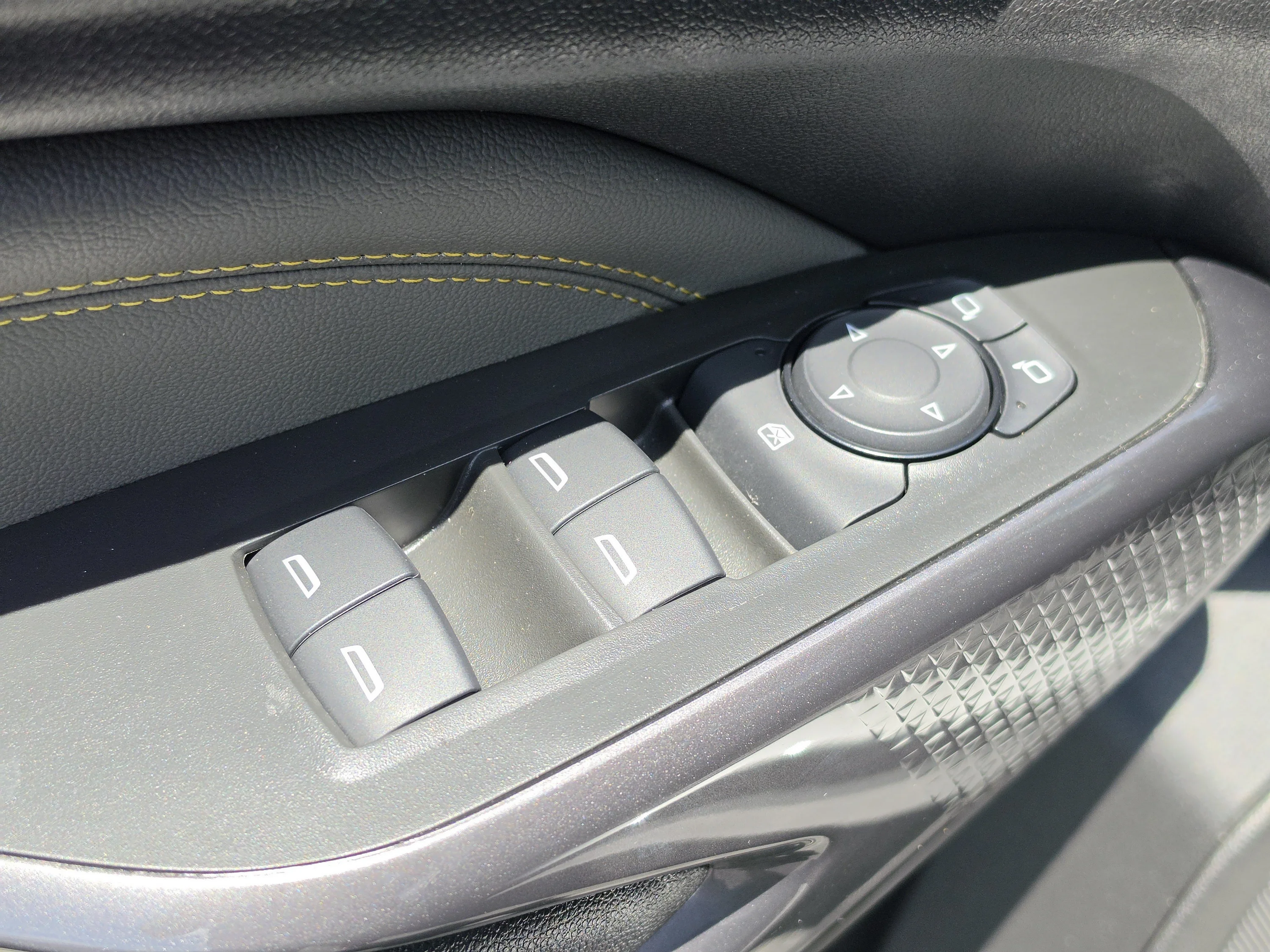 Used 2025 Sterling Gray Metallic Chevrolet ACTIV image 23