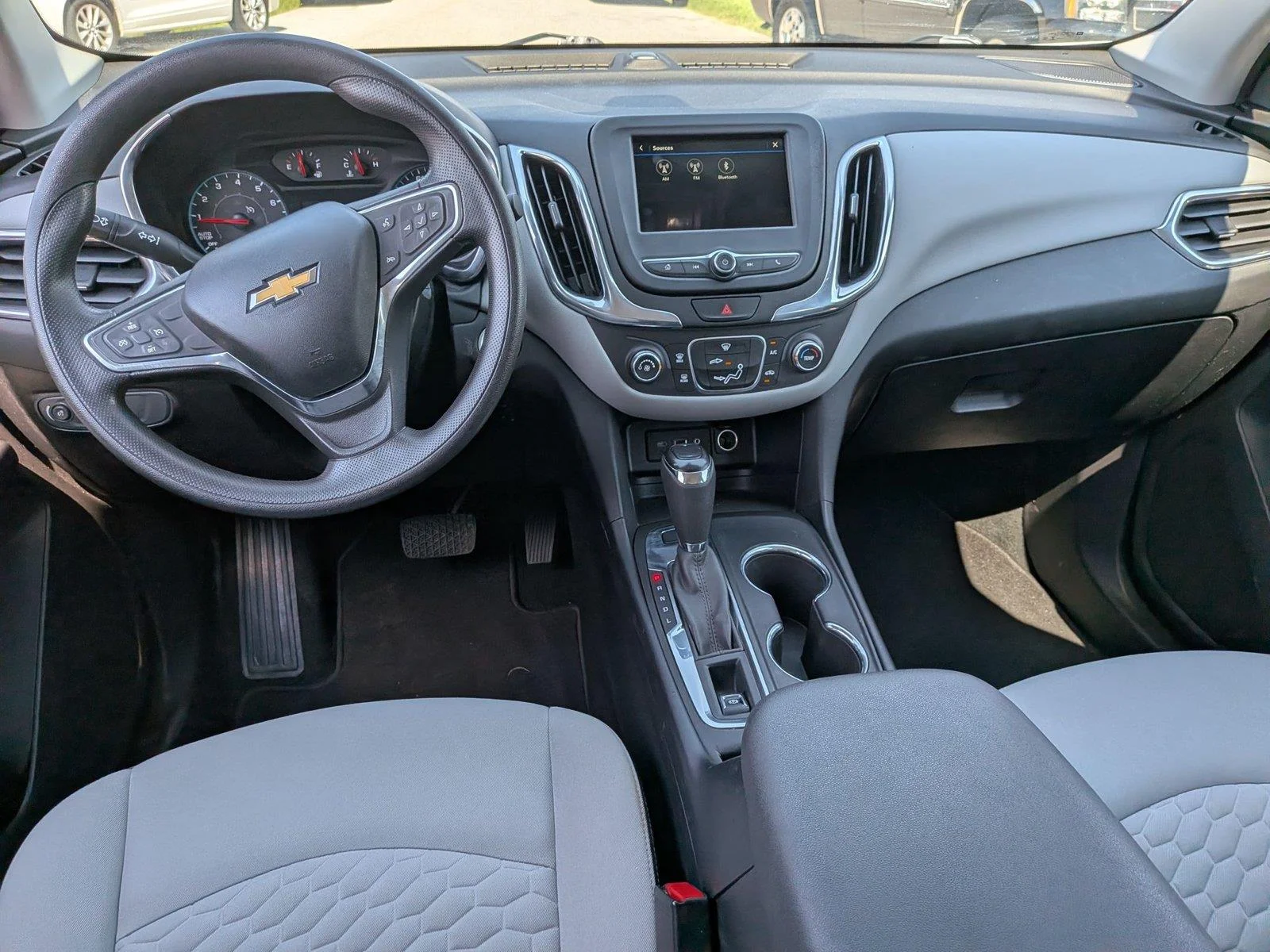 Used 2019 Summit White Chevrolet LS image 30