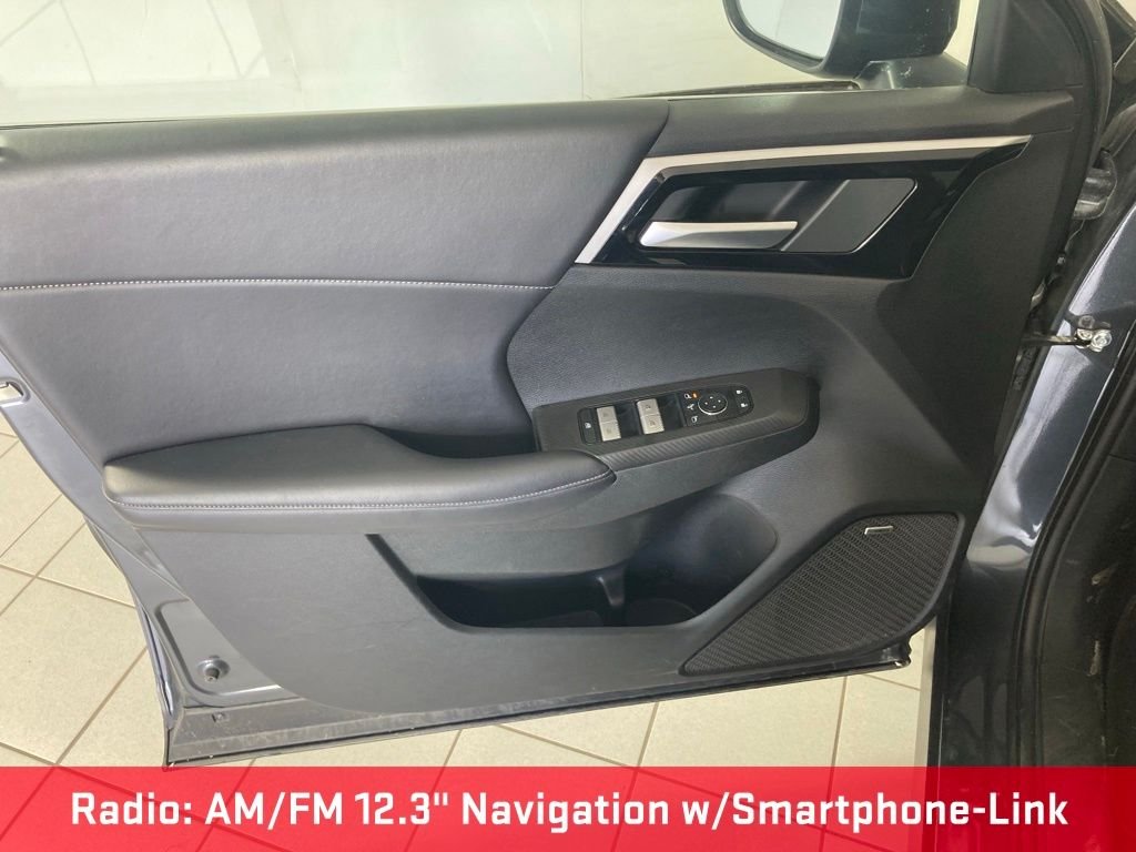 Used 2025 Gray Mitsubishi SE image 9