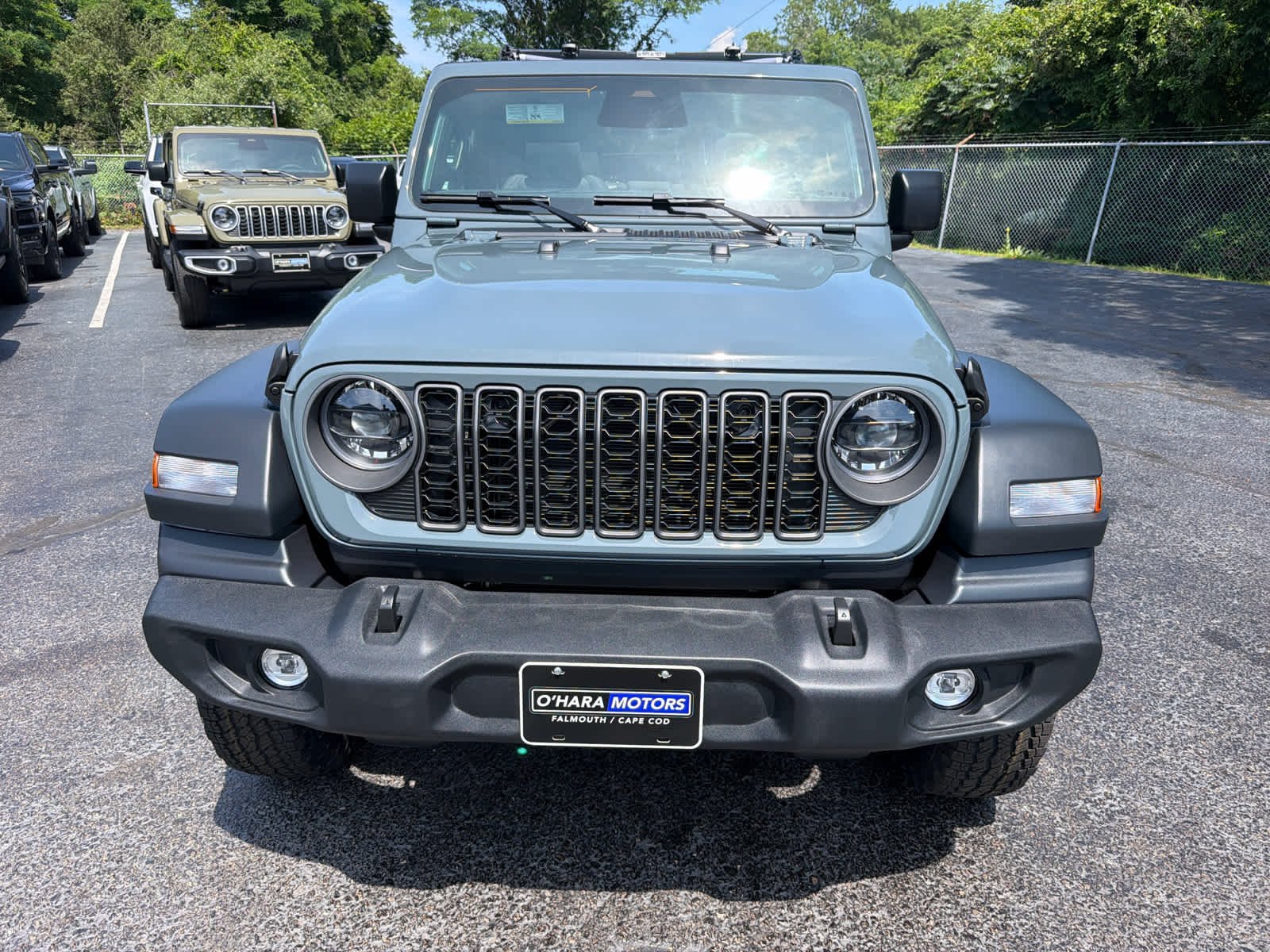 New 2026 Anvil Clear-Coat Exterior Paint Jeep Sport S image 2