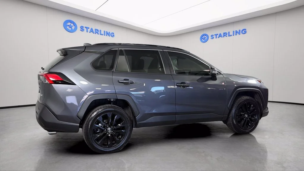 2020 Toyota RAV4 XLE Premium - Photo 12