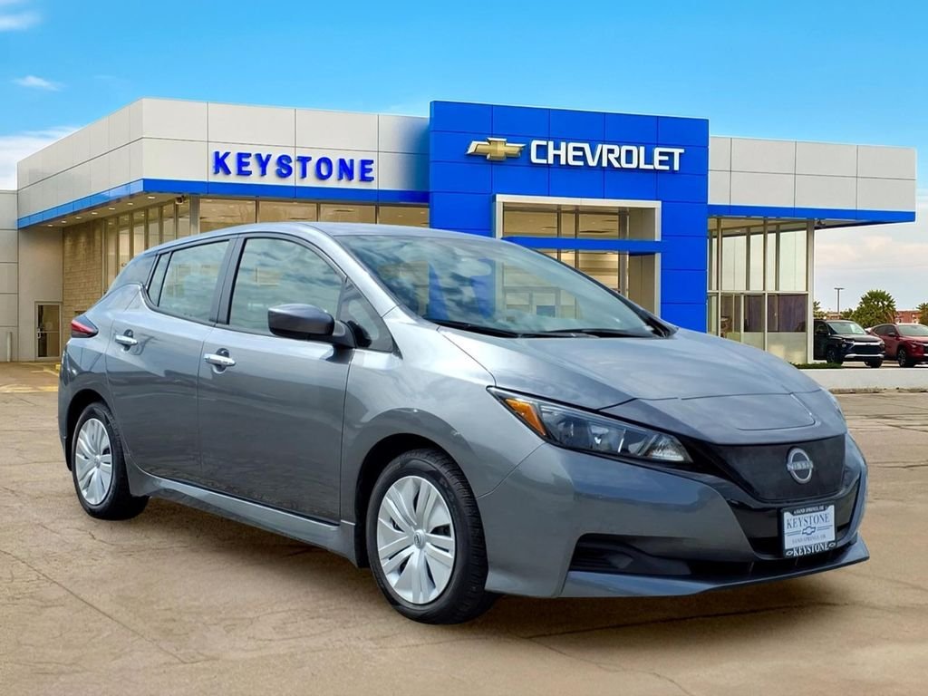 2025 Nissan Leaf