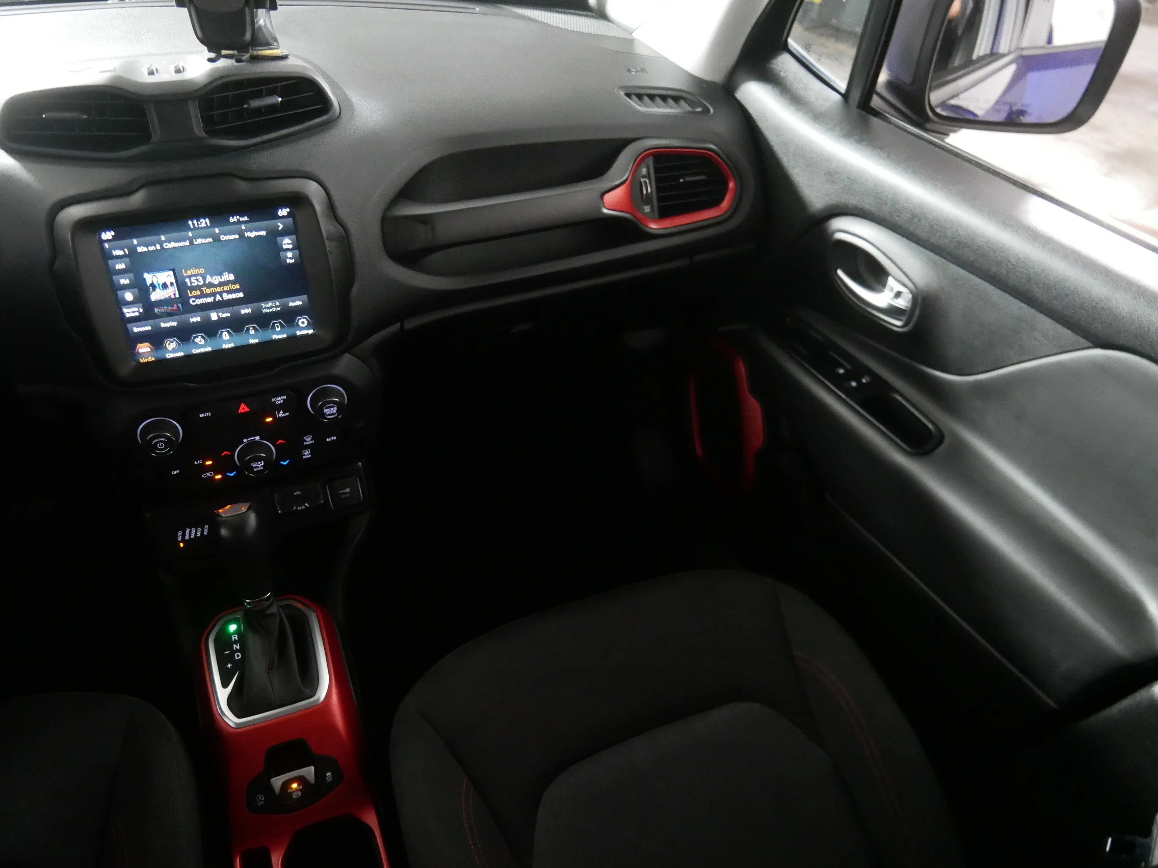 2021 Jeep Renegade Trailhawk - Photo 11