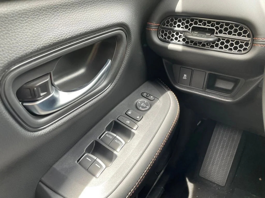 New 2027 Platinum White Pearl Honda Sport AWD image 15