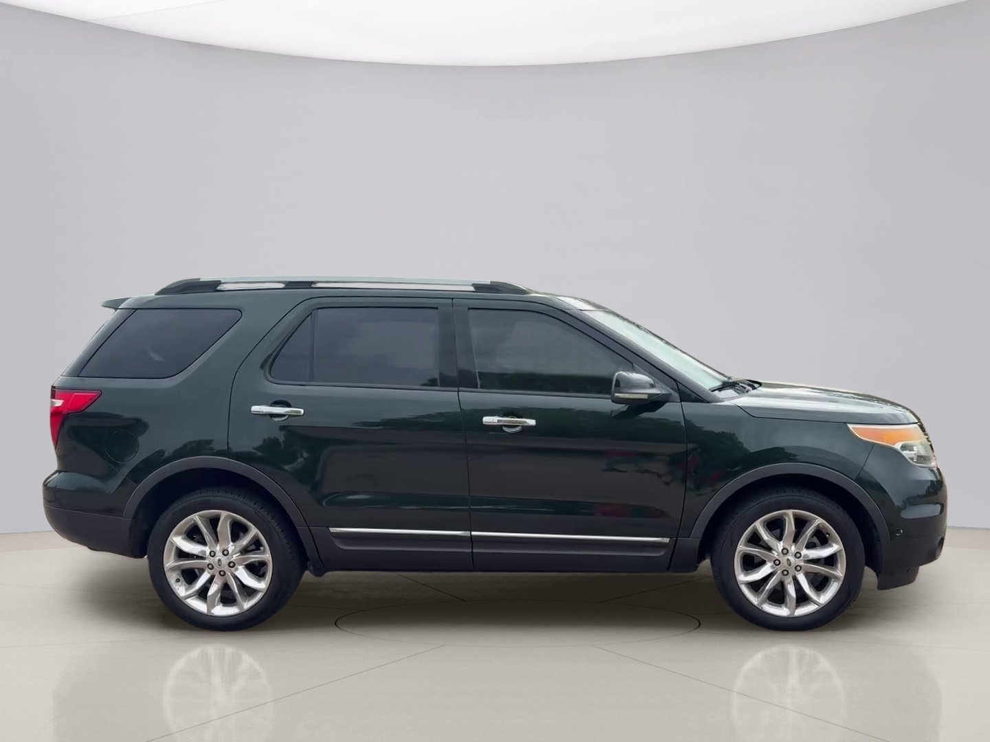 Used 2013 Green Ford LIMITED image 6