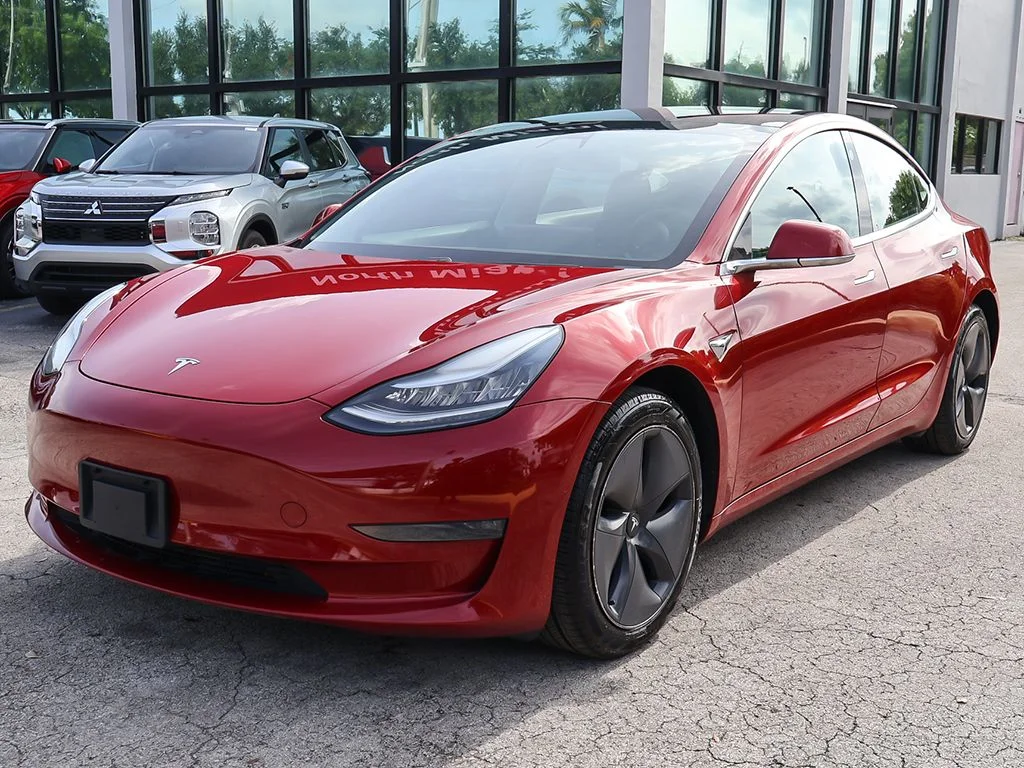 Used 2018 Red Tesla Long Range image 9