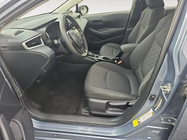 Used 2022  Toyota LE image 7