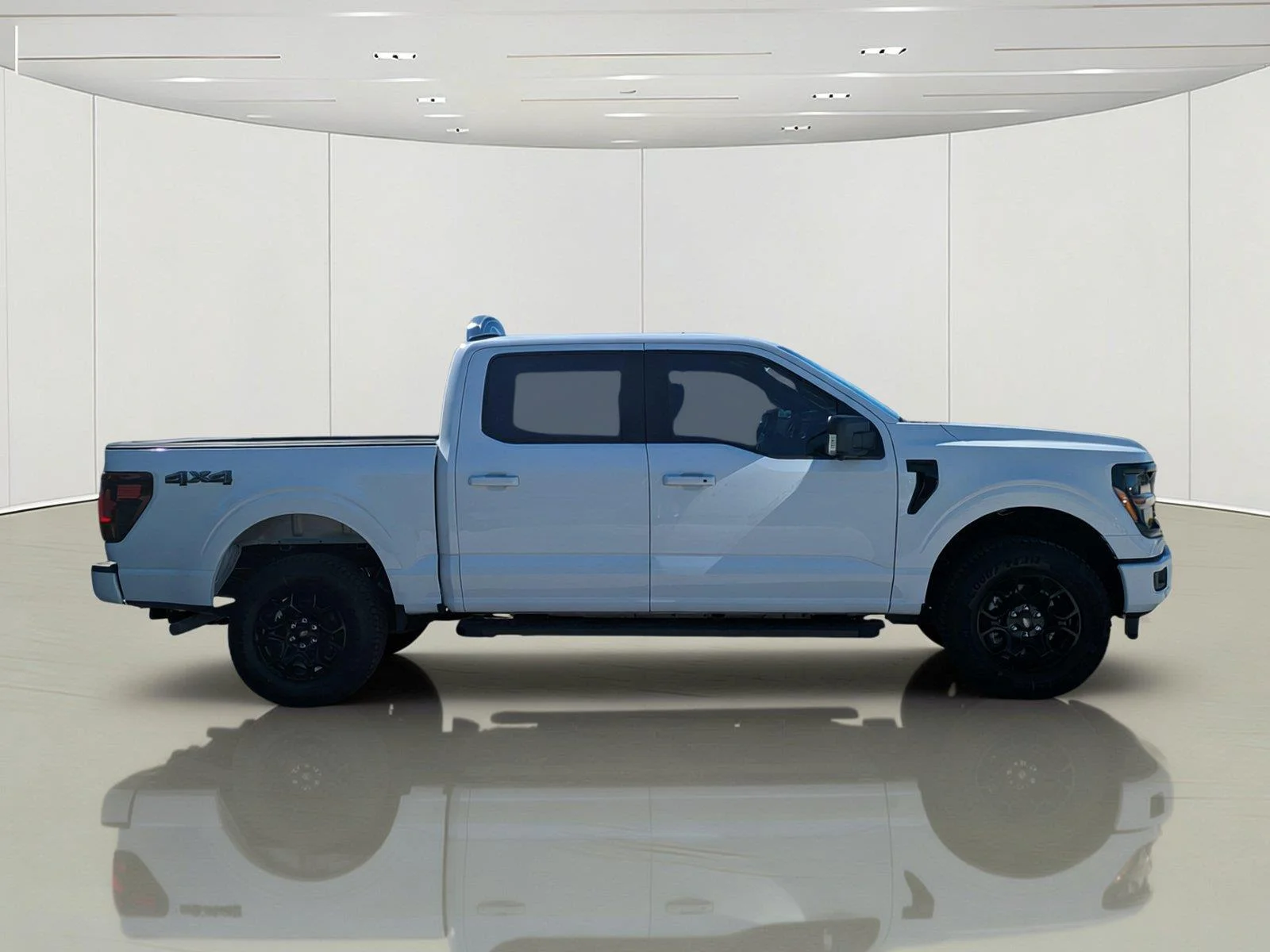 New 2026 Oxford White Ford XLT image 5