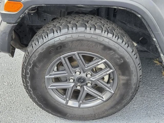 Used 2024 Silver Jeep Sport S image 16