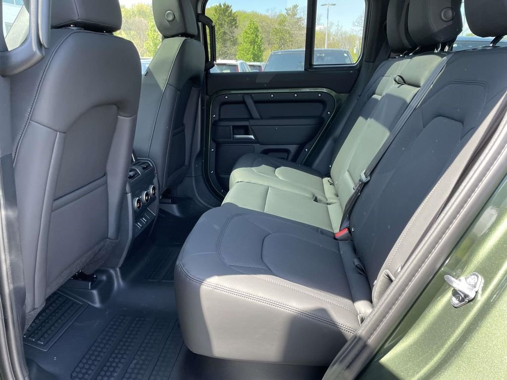 New 2026 Woolstone Green Land Rover S image 17