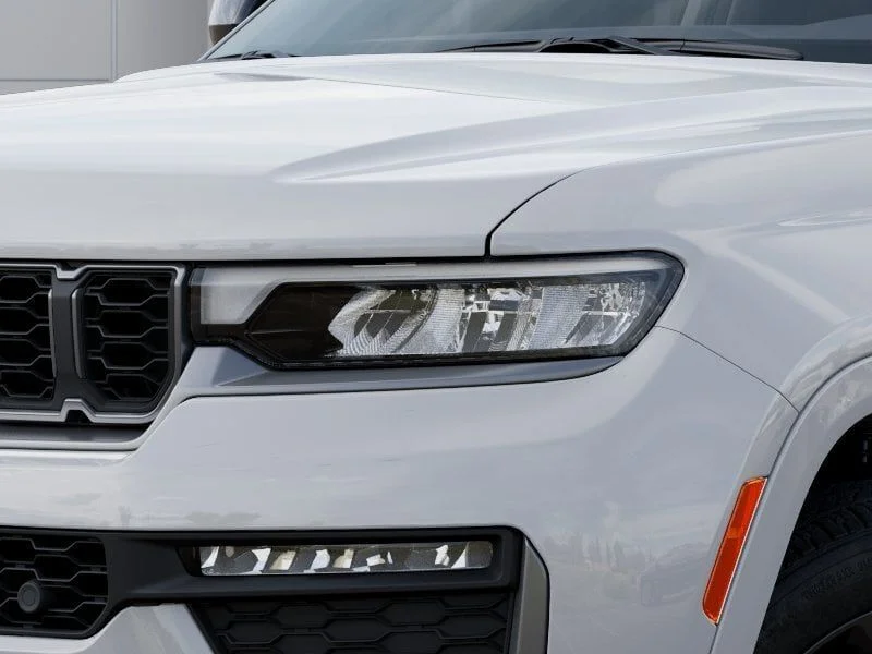 New 2026 Bright White Clear-Coat Exterior Paint Jeep Limited image 10