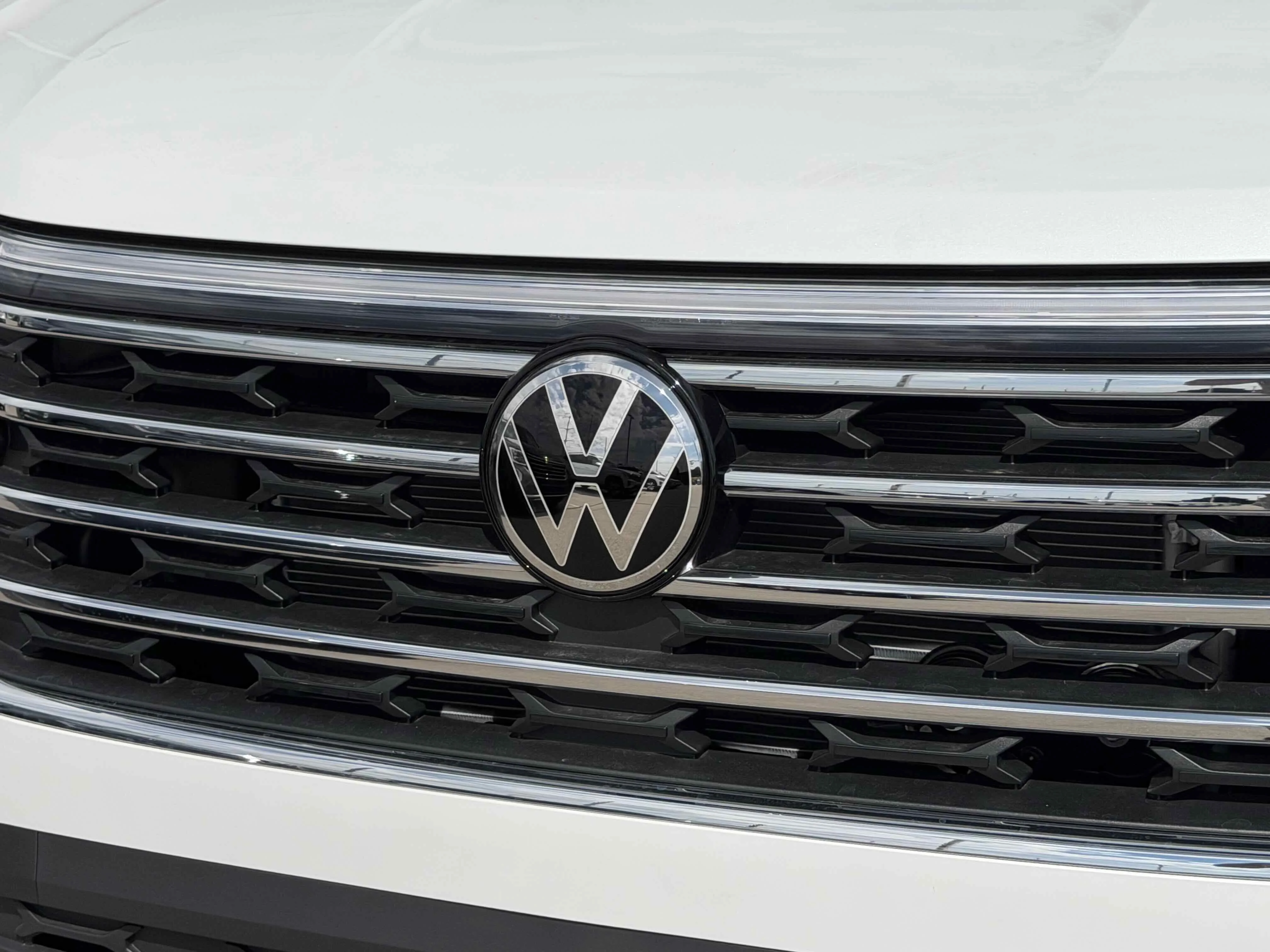 New 2026 Opal White Volkswagen 2.0T SE w/Technology image 12
