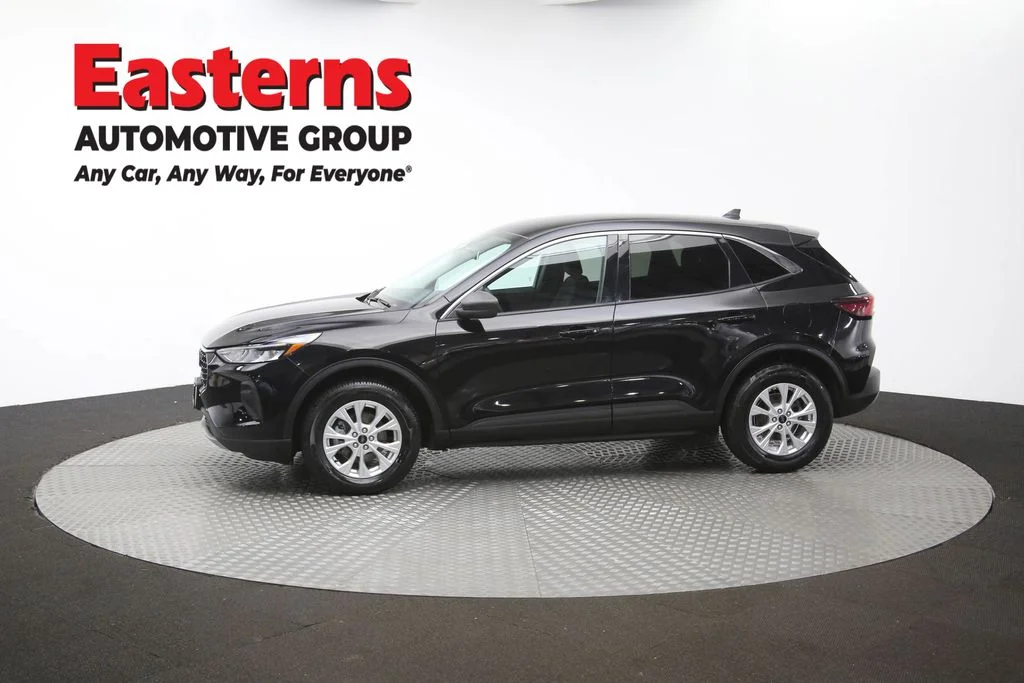 Used 2023 Black Ford Active image 58
