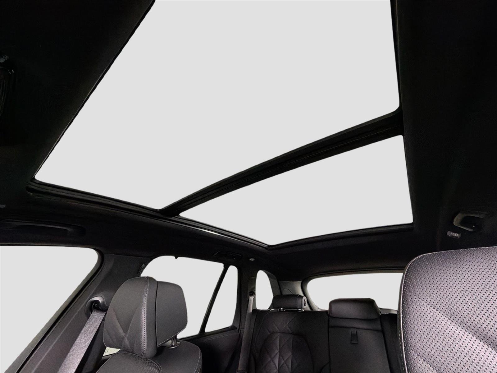 New 2026 Black Sapphire Metallic BMW sDrive40i image 44