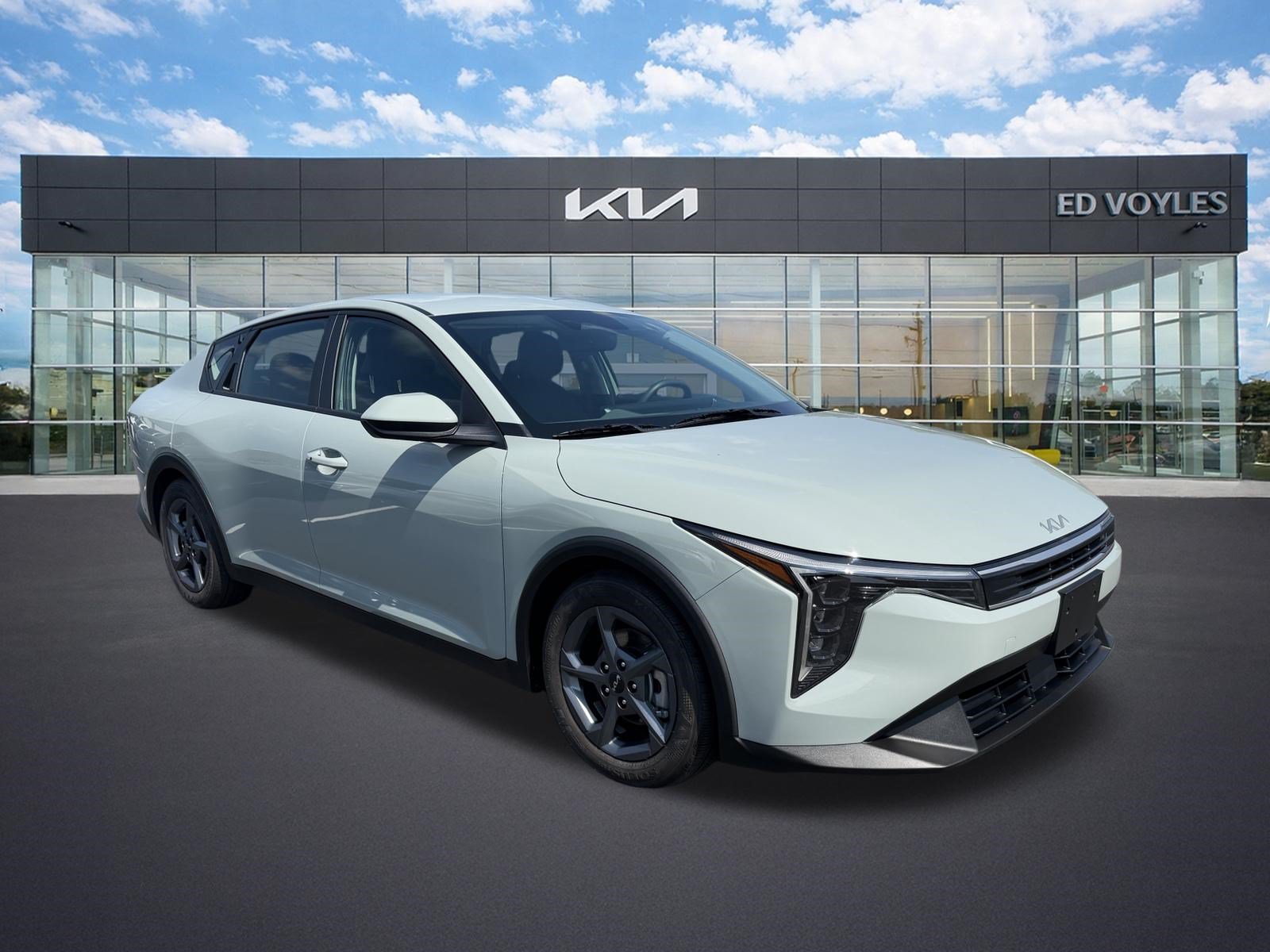 Certified Used 2026 Green Kia LXS image 1