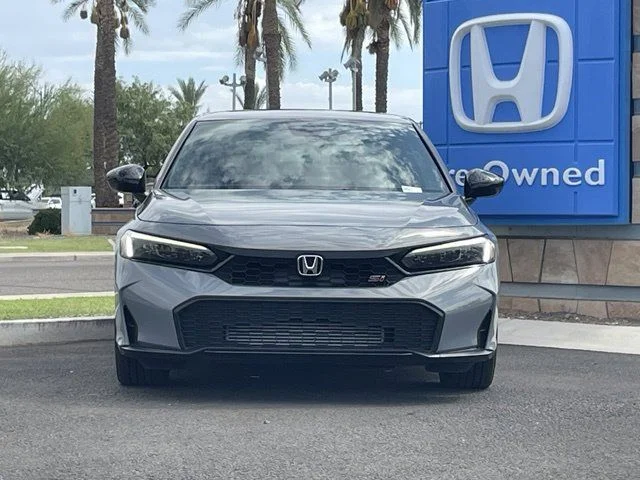 Used 2025 Urban Gray Pearl Honda  image 4